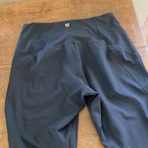 Kuhl women’s size medium leggings.